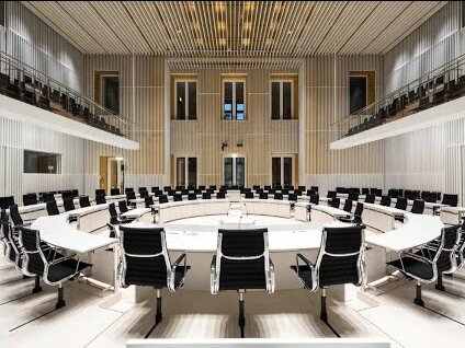 Öffentliche Anhörung – es geht ums Geld.